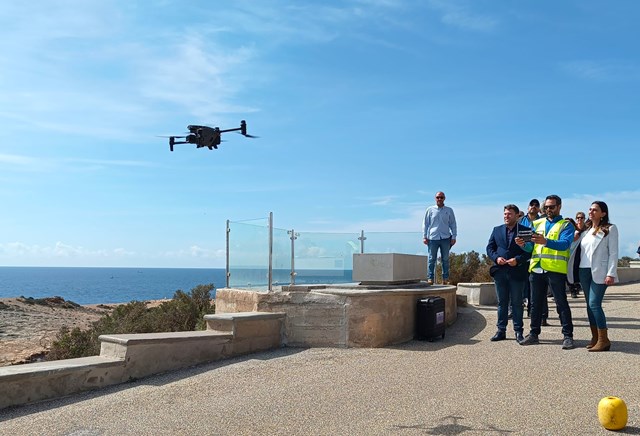 El Gobierno autonómico incorpora un dron a la Unidad de Vigilancia Marítima para mejorar el control de la costa de la Región