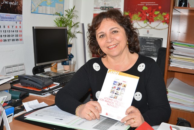 La próxima semana comienzan en Águilas los nuevos cursos de formación para mayores sobre el uso de dispositivos móviles avanzados