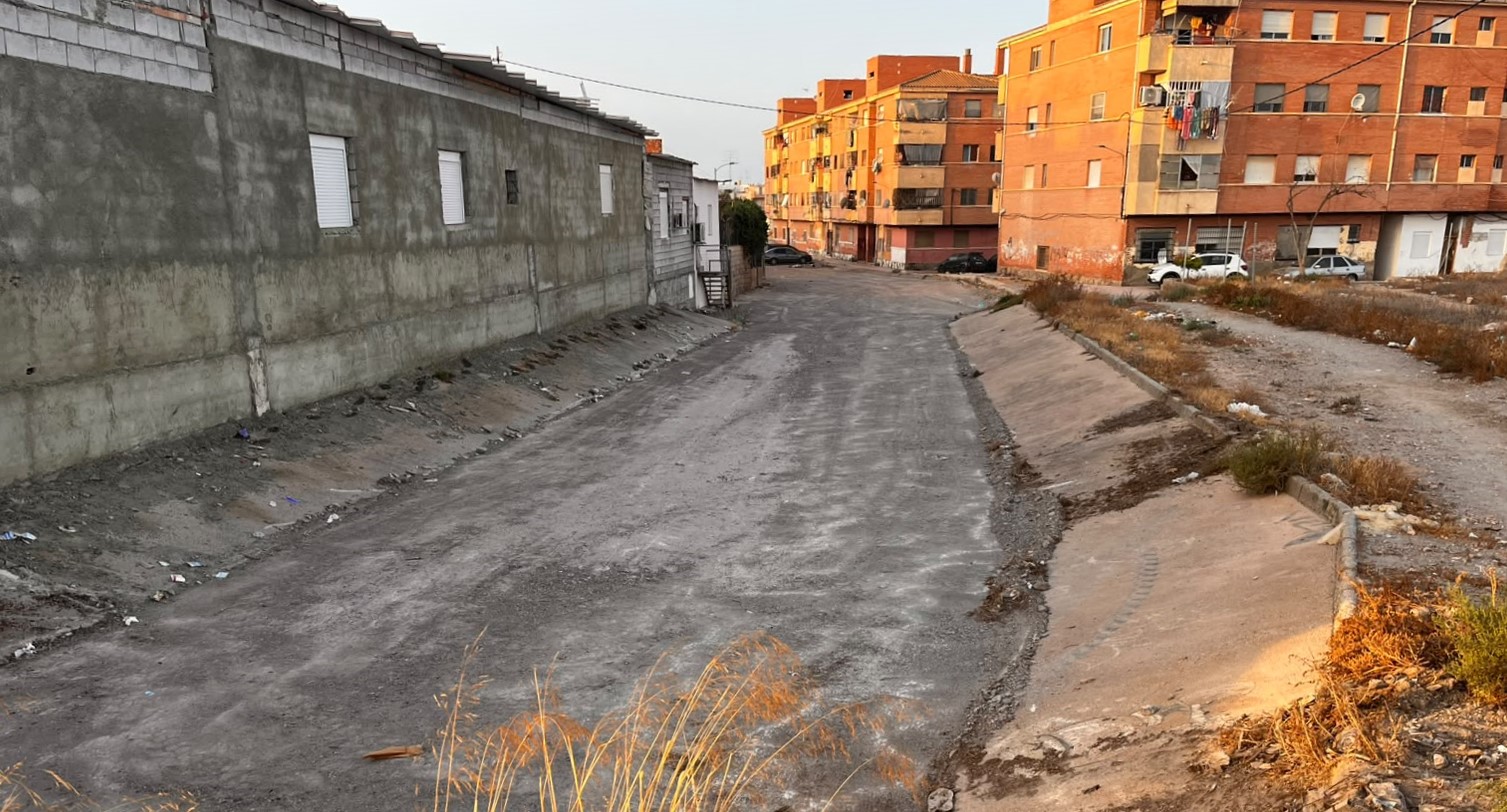 El Ayuntamiento de Águilas intensifica la limpieza de imbornales y redes de pluviales ante posibles episodios de lluvias torrenciales