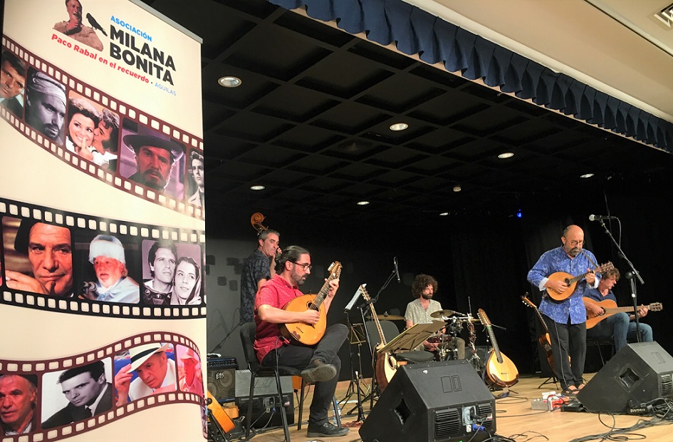 Milana Bonita cierra las actividades veraniegas con la Serenata a Paco Rabal interpretada por Juan José Robles