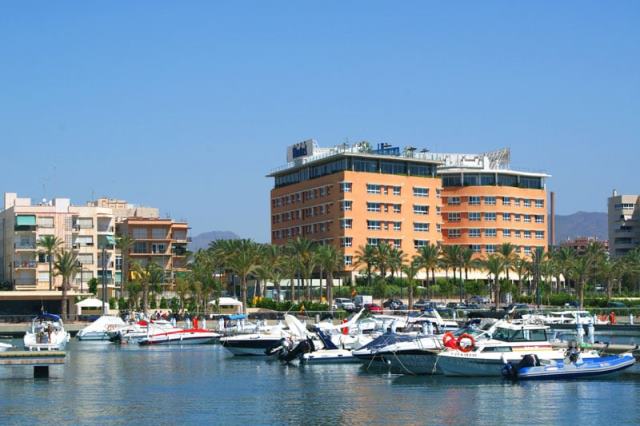 Los hoteles de la Costa Cálida alcanzan en agosto máximos históricos de viajeros y pernoctaciones