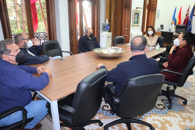 Varias agrupaciones de Águilas cantarán unidas por la paz en la explanada del auditorio