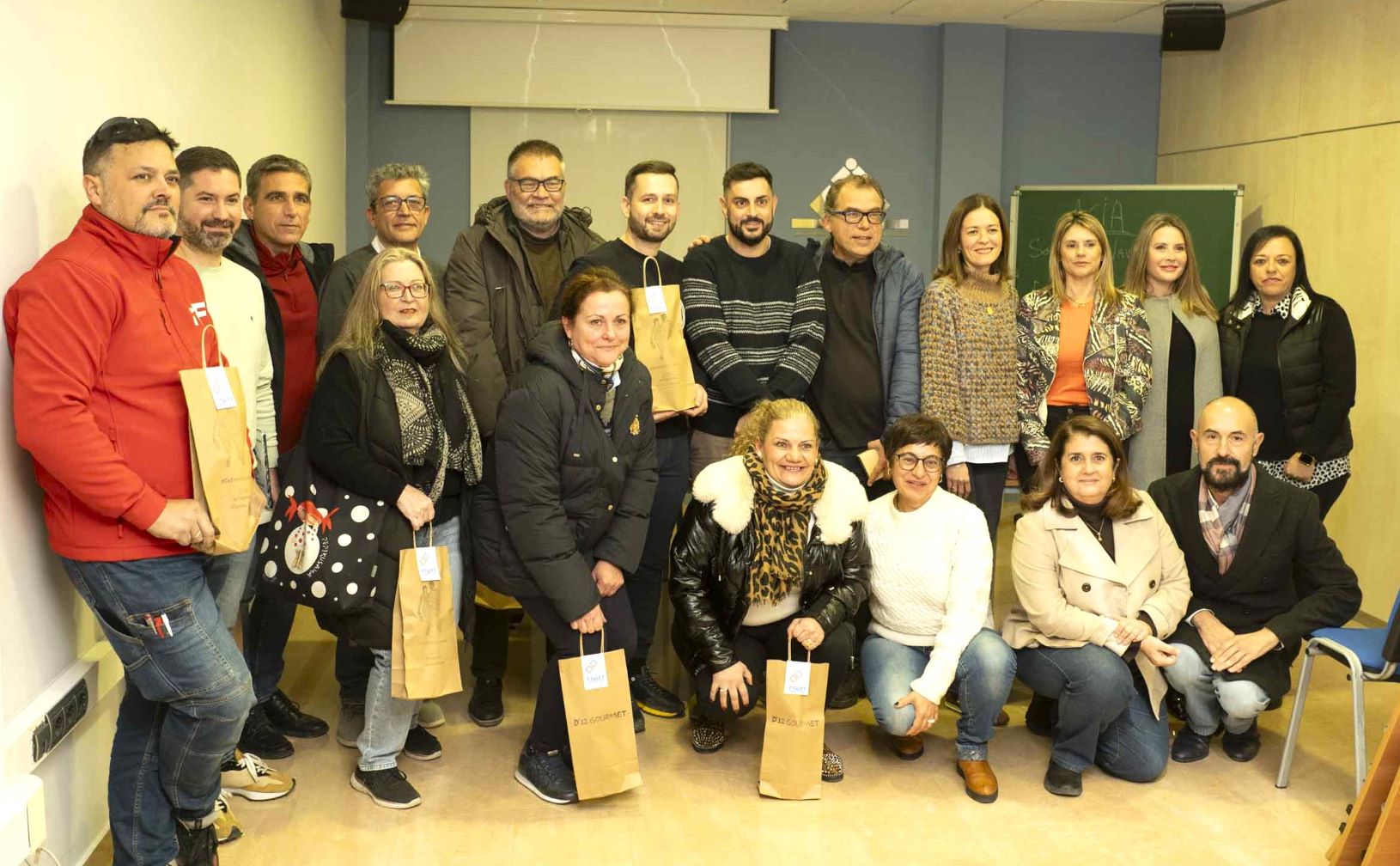 Zas Visión gana el premio a mejor escaparate navideño en Águilas
