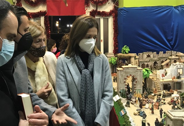 La Cofradía del Resucitado abre las puertas de su Belén solidario