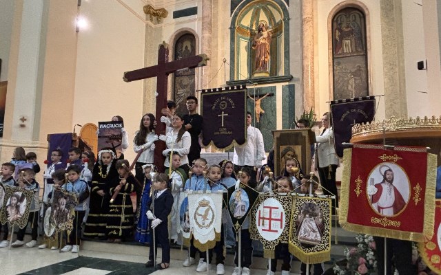 El colegio María Inmaculada presenta la Semana de Pasión del centro