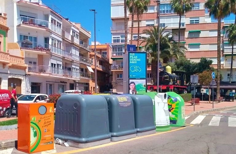 La edil de Limpieza hace un llamamiento al correcto uso de los contenedores