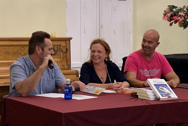 María Seng presenta en Águilas su libro “Por encima del péndulo”
