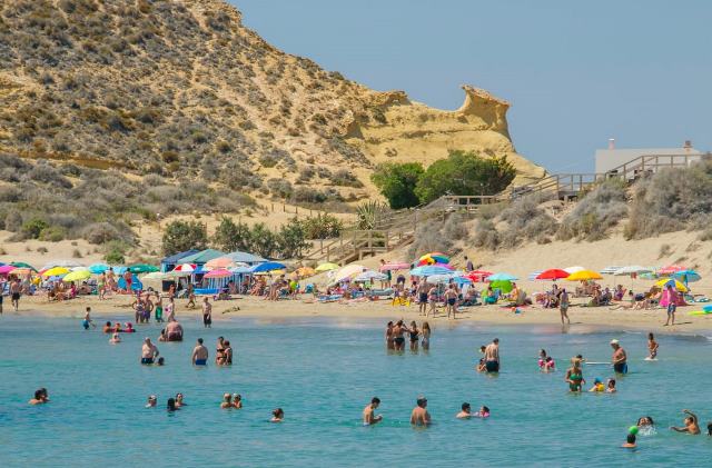 Águilas afronta una semana de calor con aviso naranja el lunes y martes y temperaturas en aumento para los días siguientes