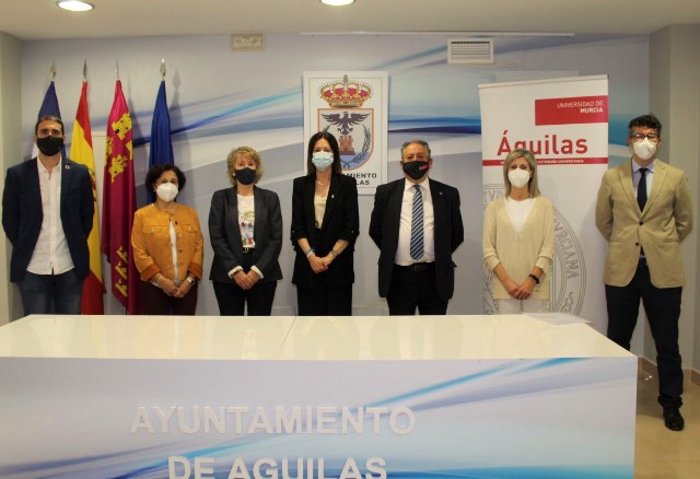 La Universidad del Mar presenta su oferta de cursos para Águilas 