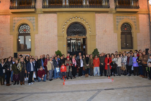 Águilas vuelve a mostrar su repulsa contra los actos de violencia machista