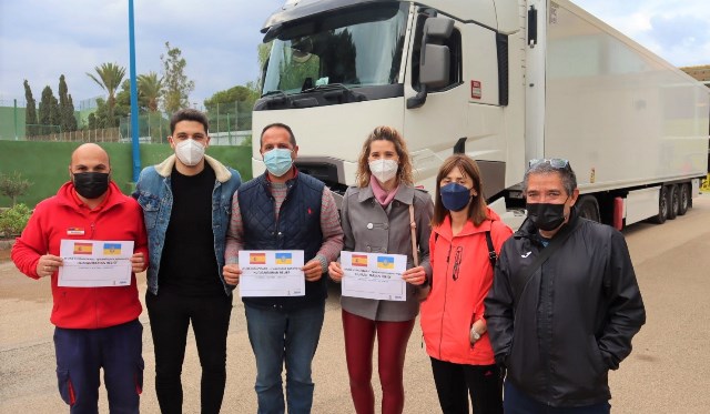 Finaliza la campaña municipal de material humanitario para Ucrania con la salida de dos camines desde Águilas