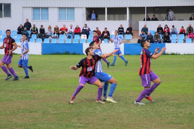 El Águilas logra seguir en la lucha por la promoción tras ganar al Minerva  