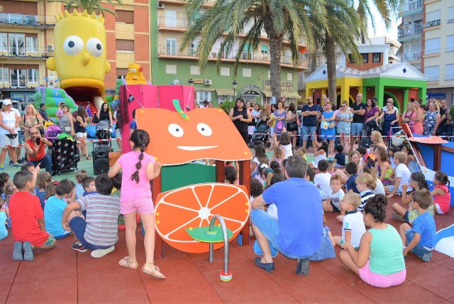  Ya está abierto al público el nuevo parque inclusivo de la Plaza de Robles Vives de Águilas 