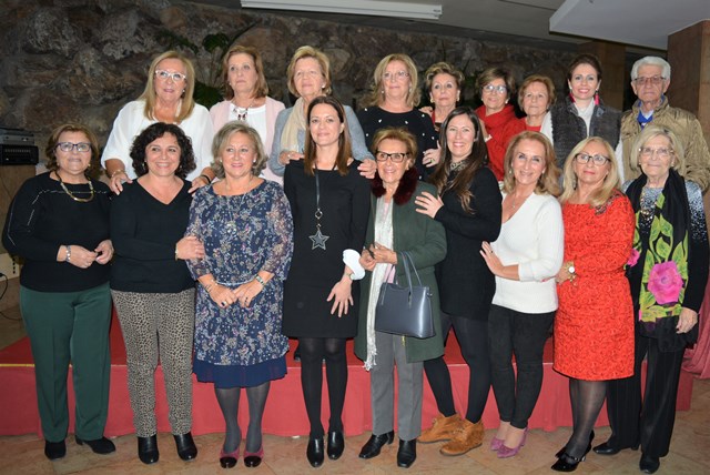 Más de un centenar de personas asisten al tradicional concurso de cocina navideña de la Asociación de Amas de Casa de Águilas