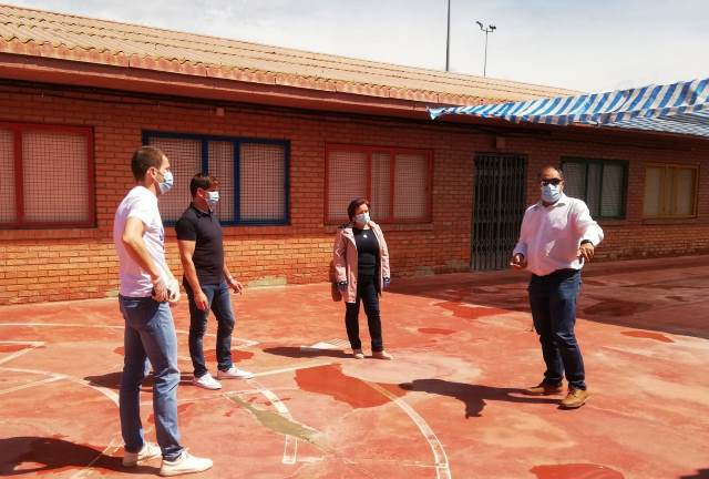 El Ayuntamiento y los colegios de Águilas planifican las actuaciones de mantenimiento que se desarrollarán en los centros durante el verano