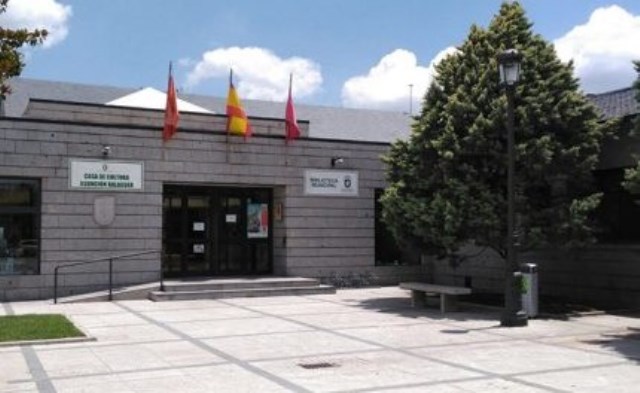 El Ayuntamiento de Alpedrete asegura que pondrá el nombre de “Teatro Francisco Rabal y Asunción Balaguer” al salón de actos de su centro cultural
