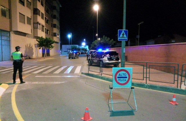 Policía Local de Águilas detiene a tres personas por robo con escalo