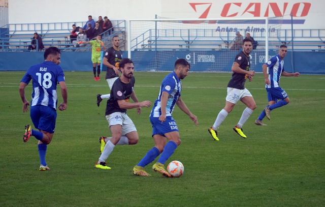 Aitor Pons acelera al Águilas
