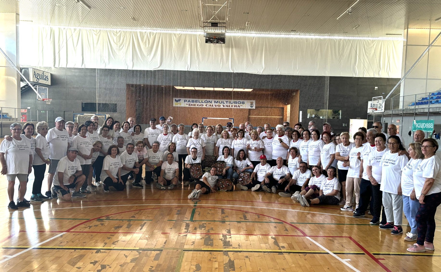 Más de un centenar de personas jubiladas participan en un curso de gerontogimnasia en Águilas