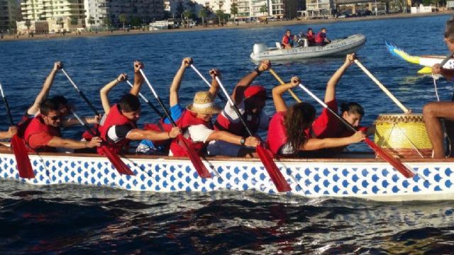 50 palistas participan en el I Dragón Boat organizado por el Club Náutico de Águilas