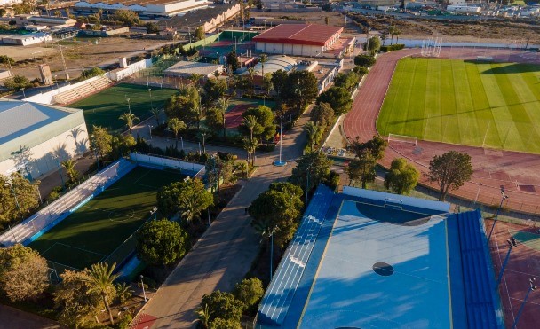 El Polideportivo Municipal de Águilas cerrará este jueves desde las 13:00 horas por la alerta roja DE altas temperaturas