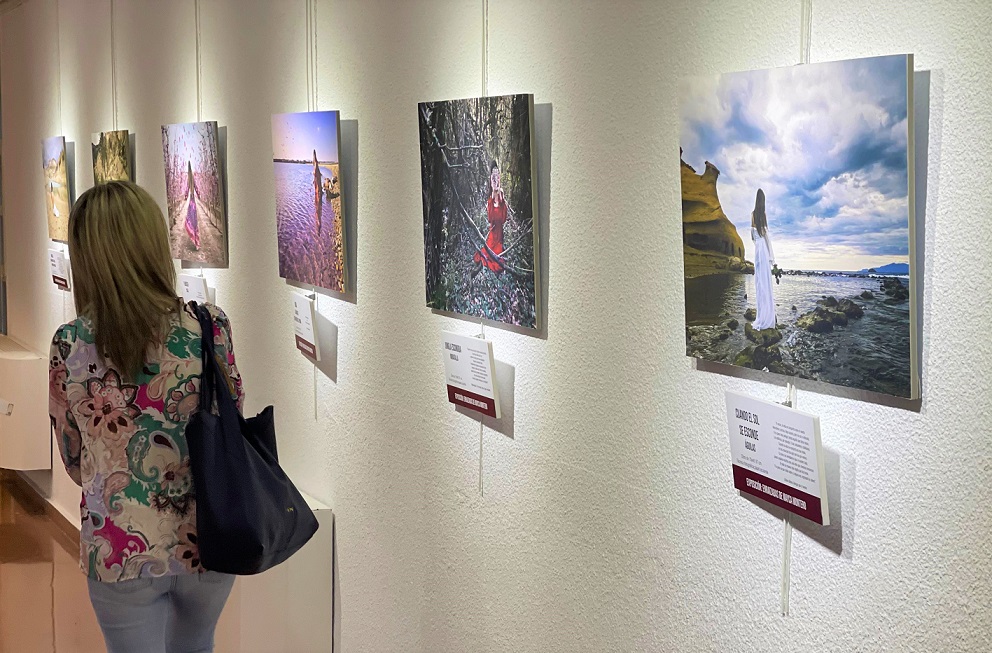 Llega a Águilas la exposición de Mayca Montero Gil “Enraizadas”