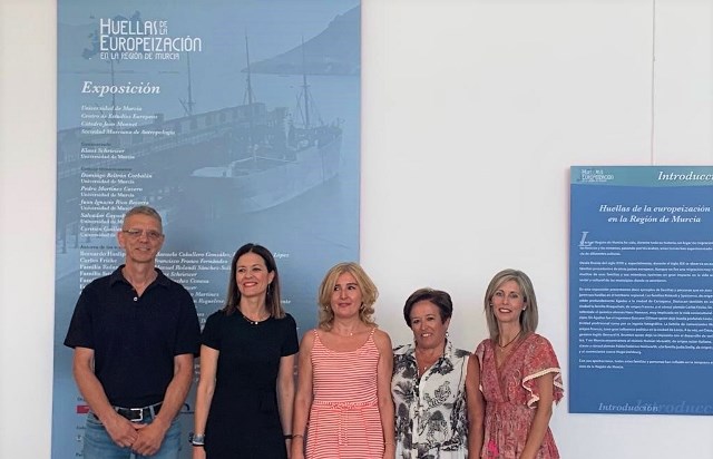 El Auditorio de Águilas acoge la exposición “Huellas de la Europeización”