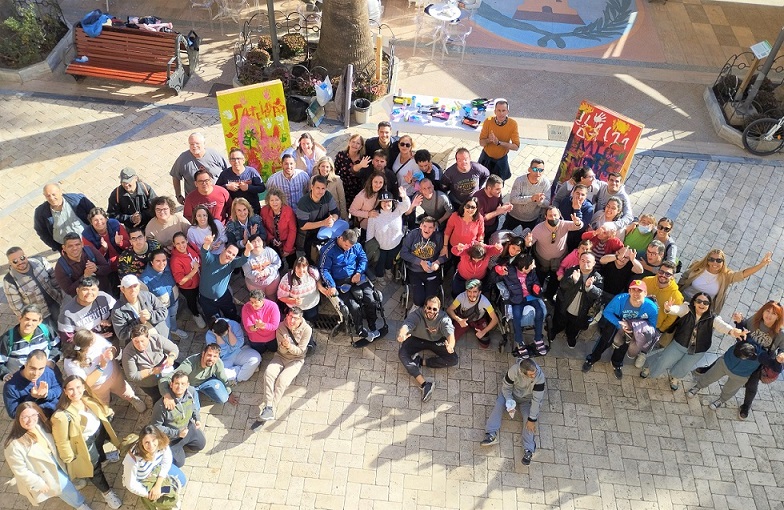 Un taller de pintura a cargo de Javier Espinosa abre los actos del Día Internacional de las Personas con Discapacidad en Águilas