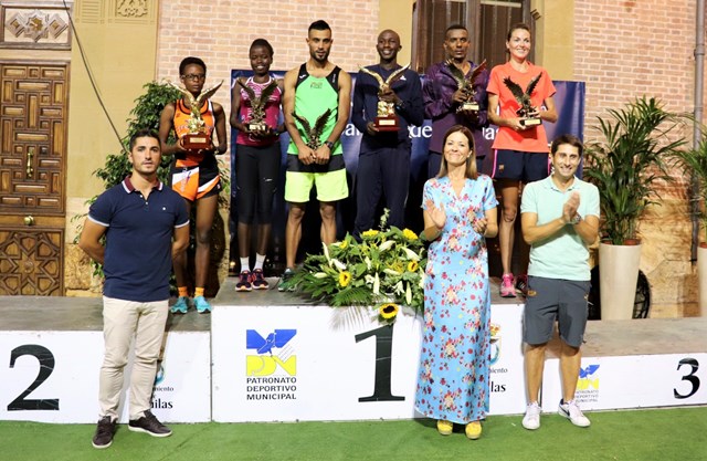 Óscar Chelimo y Cavaline Nahimana consiguen alzarse con el trofeo Alcaldesa de Águilas en una carrera que reunió a más de 800 atletas 