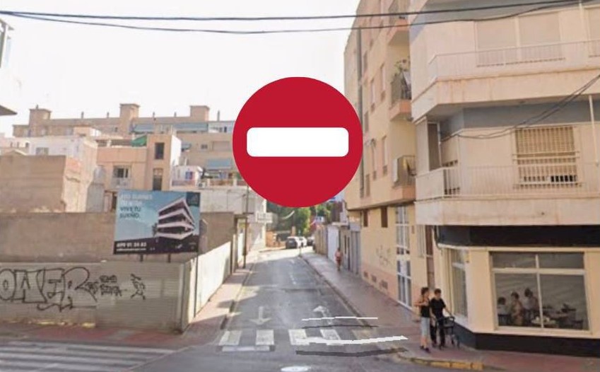 Águilas reorganiza el tráfico en calle Aire: el tramo será de sentido único hacia el centro