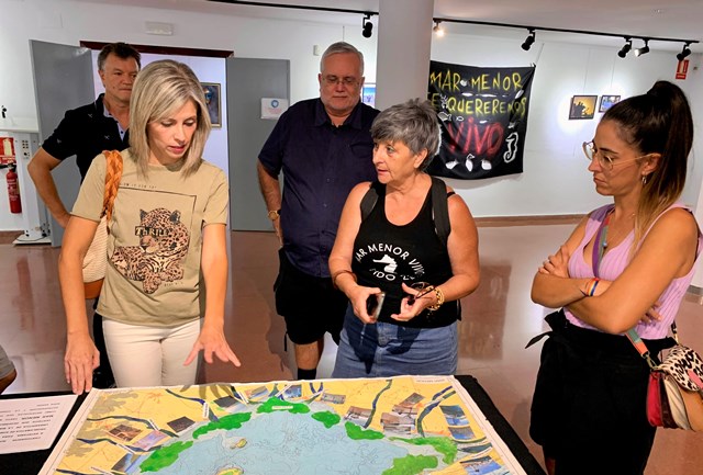 La Casa de la Cultura de Águilas acoge la exposición de fotografía participativa “Una firma por el Mar Menor”
