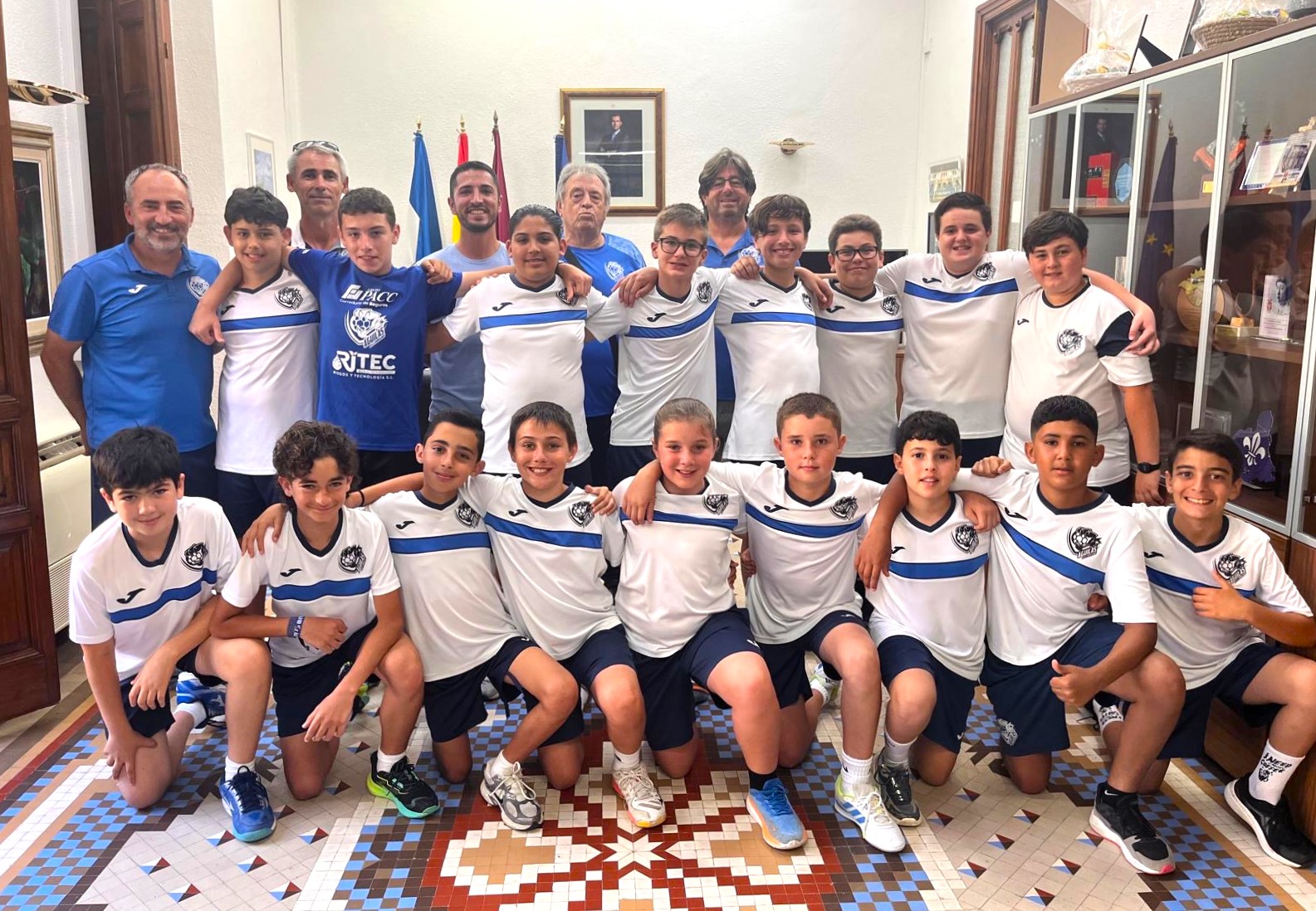 Recepción oficial al equipo alevín masculino del Club BMA, campeón de liga
