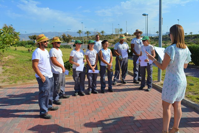 Varios jóvenes aguileños participan en un programa mixto de empleo y formación sobre instalación y mantenimiento de jardines y zonas verdes