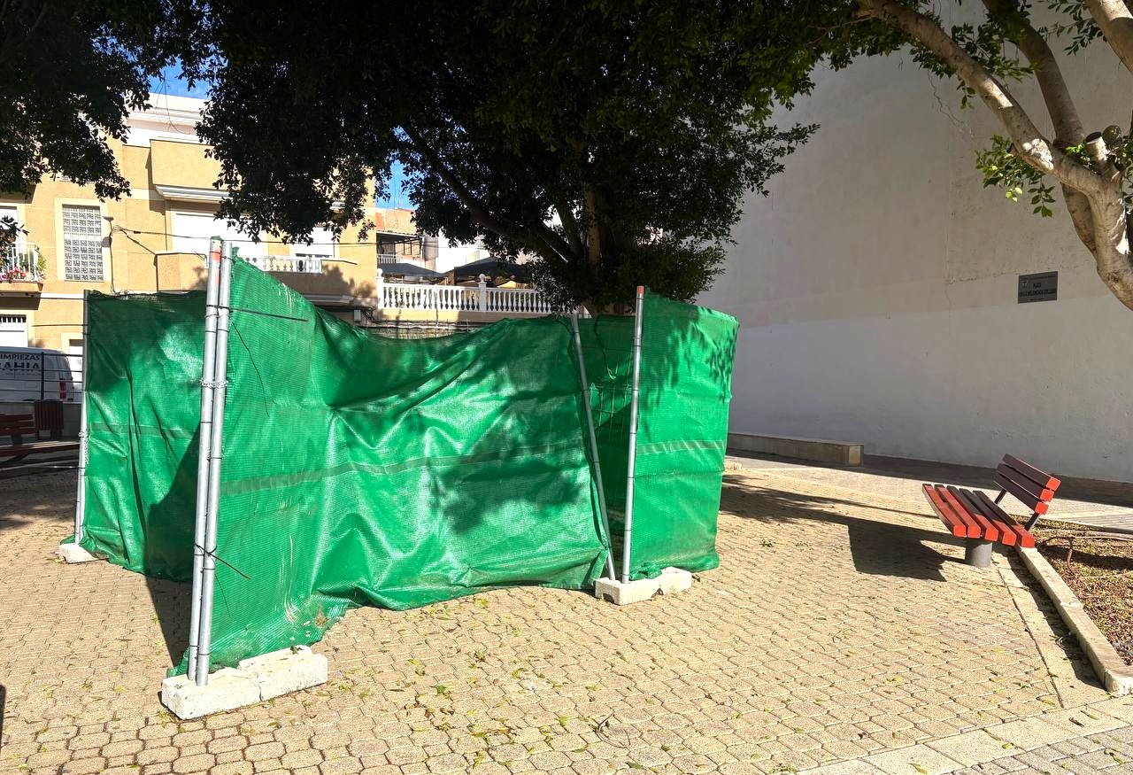 García: “Solicitamos al equipo de Gobierno de Moreno un mantenimiento adecuado de la plaza Emilia Melenchón”