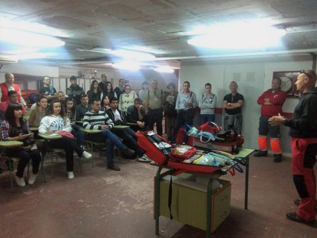Cruz Roja Española en Águilas muestra su labor a los alumnos del Centro Integrado de FP de Lorca