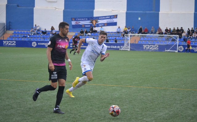 Los blanquiazules sacan un punto de mucho mérito en su visita a Vélez, en un duelo condicionado por el viento y la lluvia