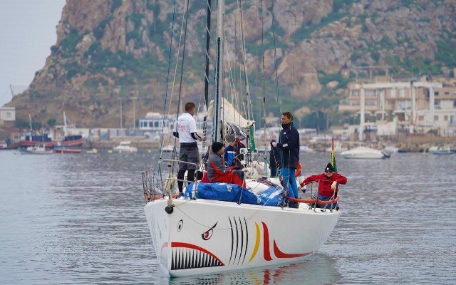 La fata de viento obliga a suspender la primera manga de la XIX Regata Carnaval de Águilas 