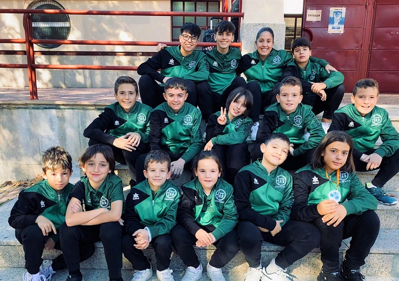 Buena actuación de los 13 deportistas aguileños del Club de Karate Nintai que este fin de semana han acudido a Ávila