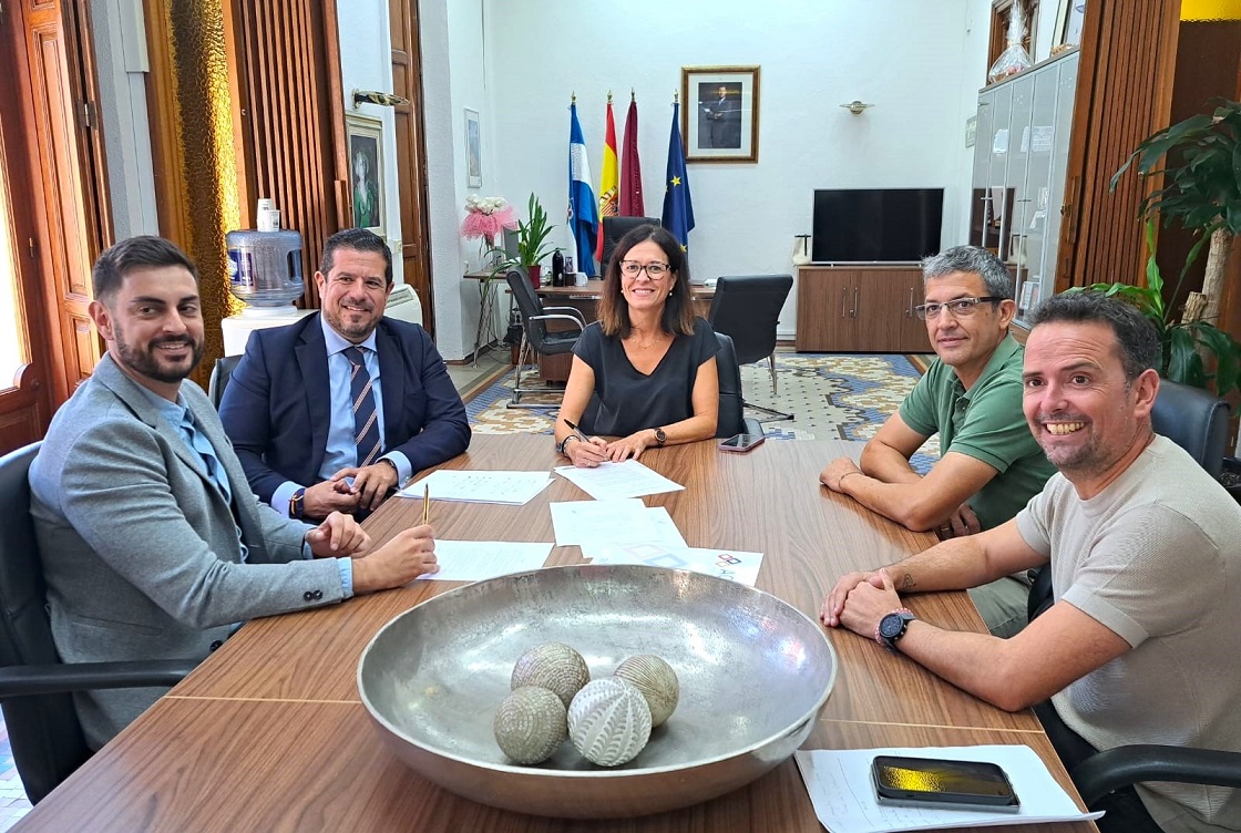 Ayuntamiento y ACIA suscriben un protocolo de actuación para agilizar la concesión de licencias de obra y de actividad