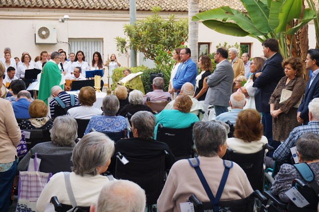 La Residencia San Francisco de Águilas clausura su Semana del Mayor con una Misa Rociera 