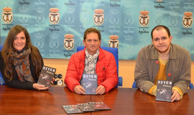Teatro Strappato presenta en Águilas su espectáculo Betún