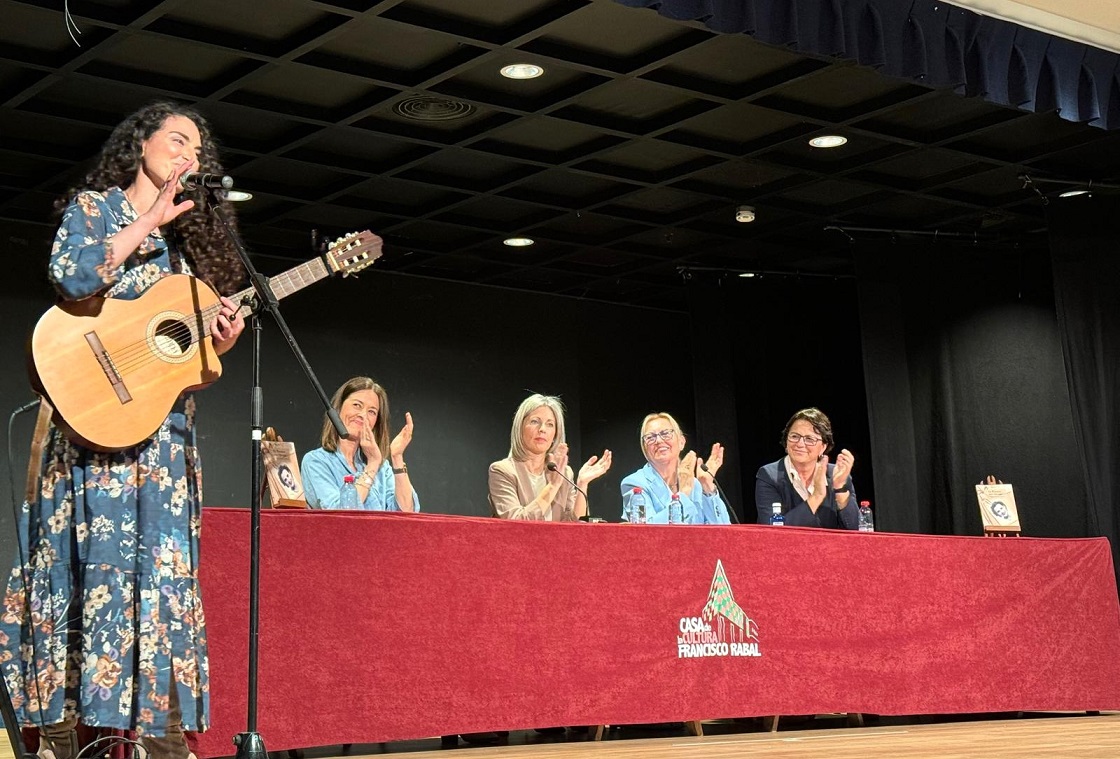 Dolores Ibarra presenta su libro “El paraíso del olvido”