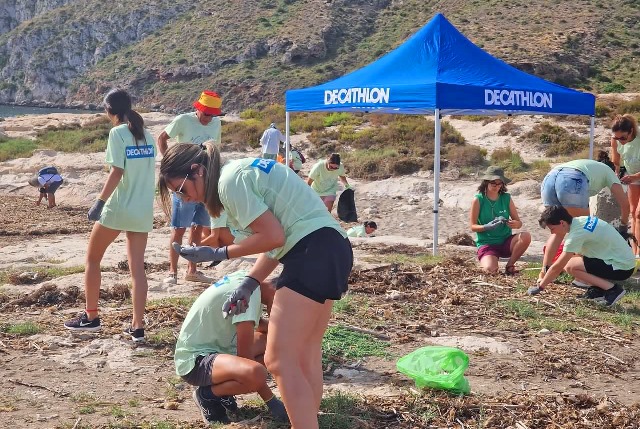 Este domingo tendrá lugar la X Jornada de Voluntariado Medioambiental de Decathlon Águilas