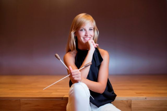 La aguileña Isabel Rubio dirigirá el domingo en Águilas a la Joven Orquesta Sinfónica de Granada