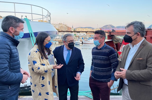 El PP muestra su apoyo a las “cerca de 100 familias que viven de la pesca en Águilas”