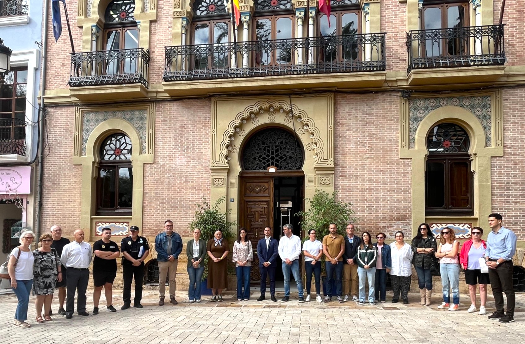 Minuto de silencio en Águilas en repulsa del presunto asesinato machista de una joven en Librilla