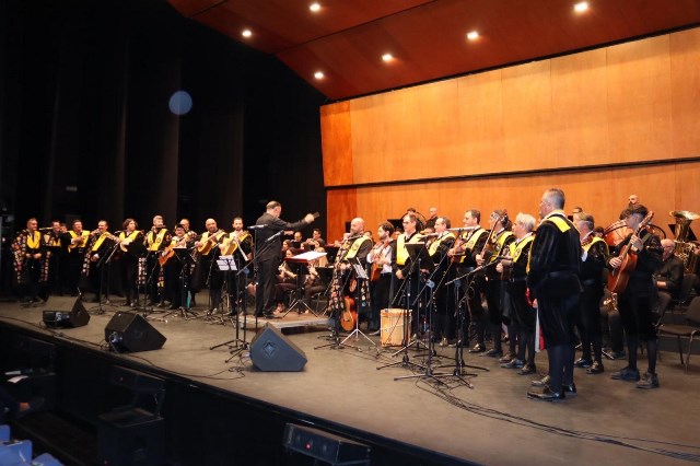 La Tuna de Medicina de la UMU acompaña al Patronato Musical Aguileño en el XXXIX Festival Internacional de Bandas