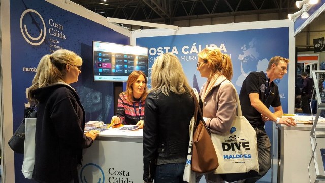 Turismo promociona los fondos marinos de Águilas y de otros puntos de la región en la feria 'Dive Show' de Birmingham