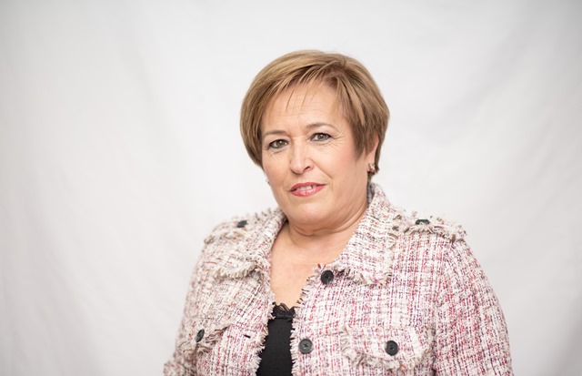 La edil de Educación muestra su satisfacción por el apoyo plenario unánime a la moción para subir la cuantía del chequelibro en Águilas  