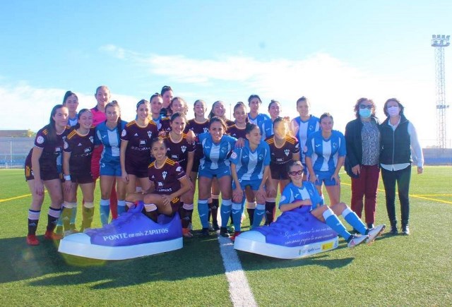 La UD Águilas Femenino se suma a la campaña Ponte en mis zapatos